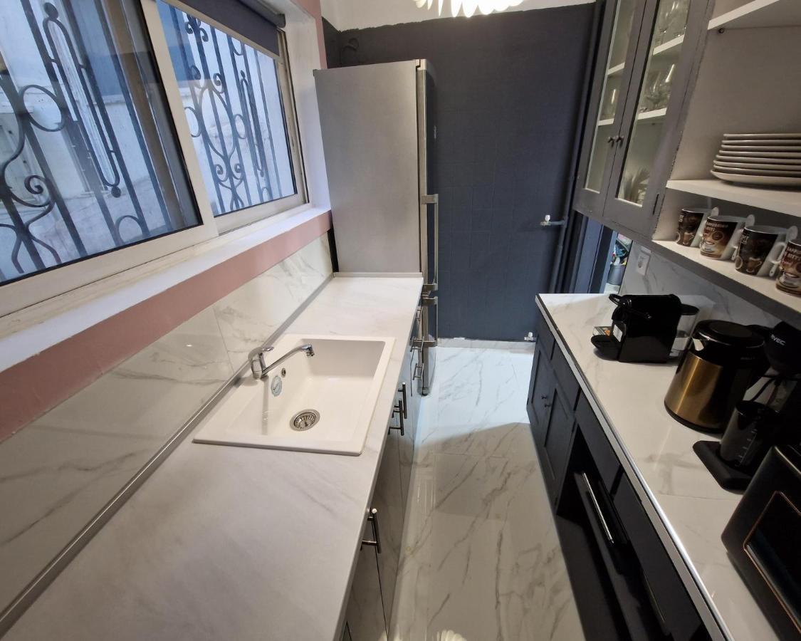 Master1 Seaside Lux Apartment Салоники Экстерьер фото